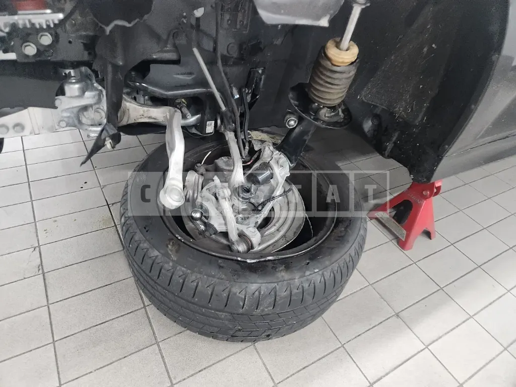 Photo 2 of 10: 2022 BMW 320i — Korean insurance auction