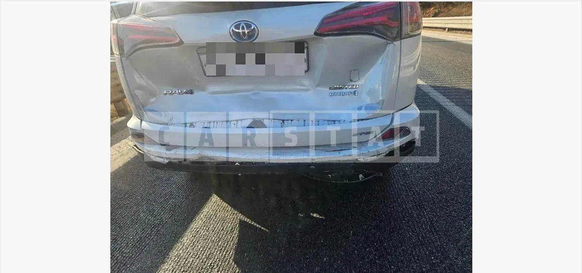 Photo 2 of 19: 2017 Toyota Love 4 Hybrid — Korean insurance auction