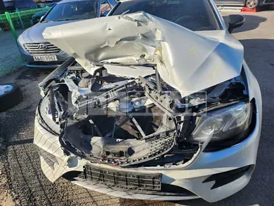 Photo 1 of 12: 2020 Mercedes-Benz E220d Cabriolet, VIN W1K1K1E32LF135051 — Korean insurance auction