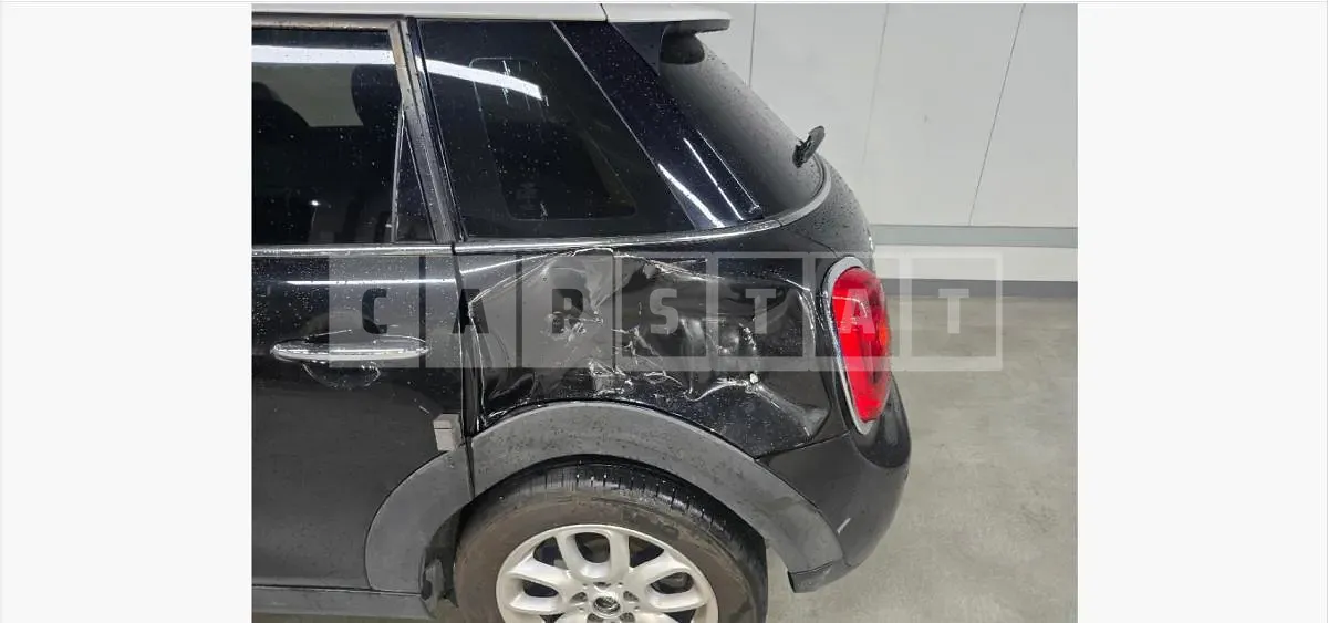 Photo 2 of 23: 2016 MINI Cooper D Five-Door — Korean insurance auction
