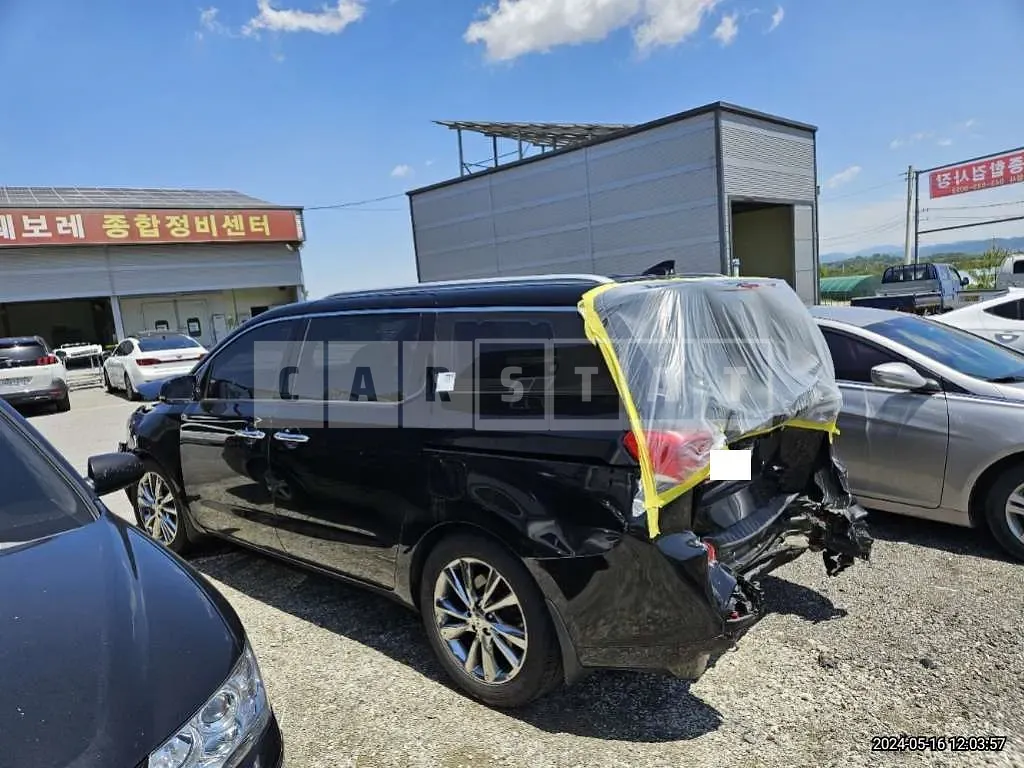 Photo 2 of 22: 2019 Kia Carnival — Korean insurance auction