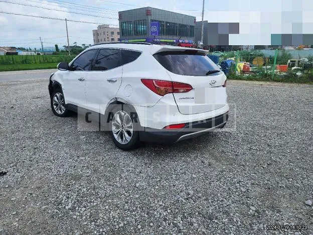 Photo 2 of 13: 2015 Hyundai Santa Fe DM 2.0 — Korean insurance auction