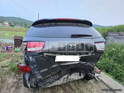 Photo 1 of 12: 2016 Kia Carnival — Korean insurance auction