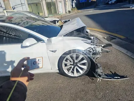 Photo 2 of 17: 2020 Tesla Model 3 Long Range, VIN 5YJ3E1EBXLF725691 — Korean insurance auction