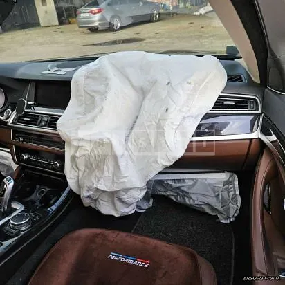 Photo 2 of 12: 2016 BMW 520d, VIN WBA5E5100GG202516 — Korean insurance auction