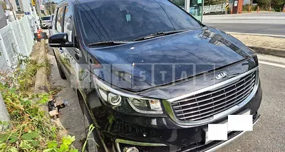 Photo 1 of 9: 2017 Kia Carnival — Korean insurance auction
