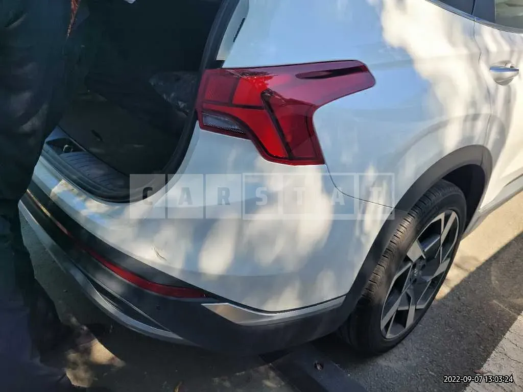 Photo 2 of 37: 2021 Hyundai Santa Fe, VIN KMHS381LGMU358914 — Korean insurance auction