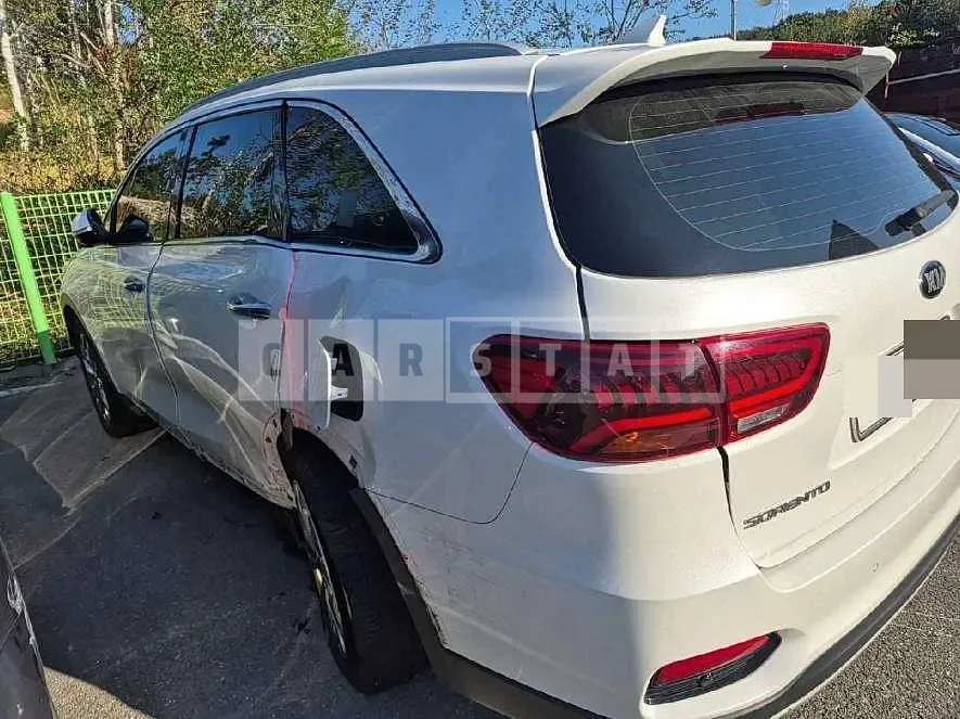 Photo 2 of 14: 2018 Kia Sorento — Korean insurance auction