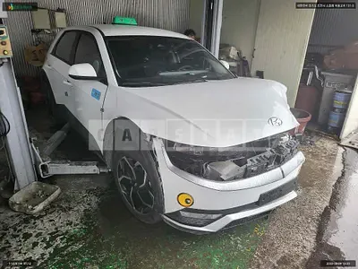 Photo 1 of 12: 2022 Hyundai IONIQ 5, VIN KMHKL81AFNU071023 — Korean insurance auction