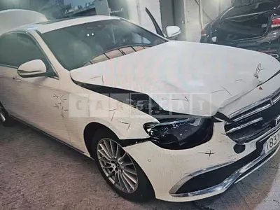Photo 1 of 21: 2021 Mercedes-Benz E250, VIN W1KZF4FB7MA923801 — Korean insurance auction