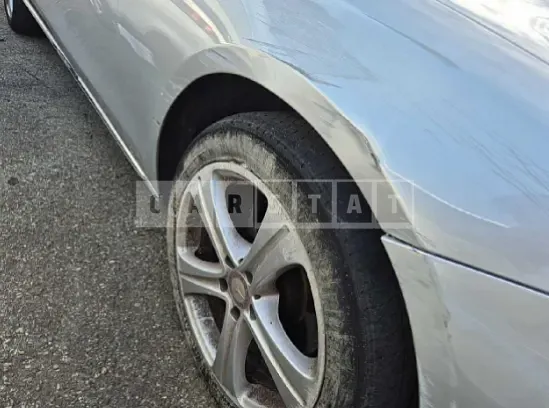 Photo 2 of 11: 2017 Mercedes-Benz E220d — Korean insurance auction