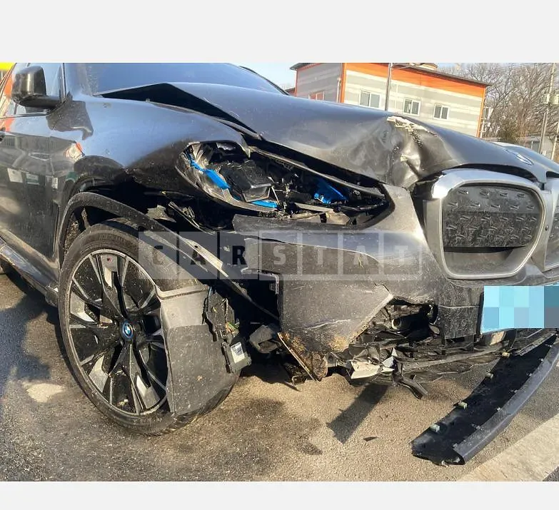 Photo 2 of 23: 2025 BMW iX3 M Sport — Korean insurance auction