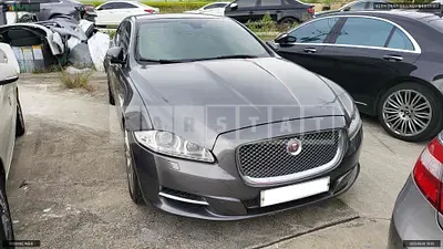 Photo 1 of 27: 2015 Jaguar XJ 3.0d, VIN SAJAA2227FNV86866 — Korean insurance auction