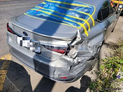 Photo 1 of 8: 2019 Lexus ES300h, VIN JTHB21B13K2046832 — Korean insurance auction