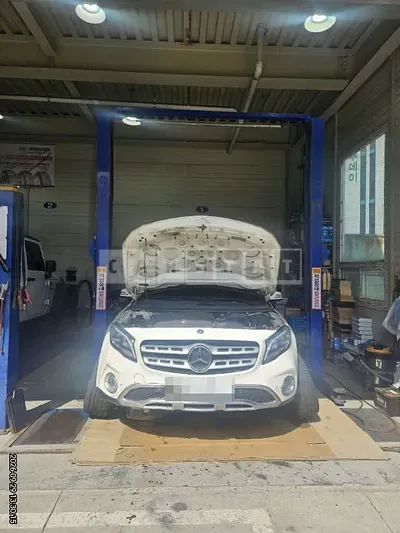 Photo 1 of 10: 2019 Mercedes-Benz GLA220 — Korean insurance auction