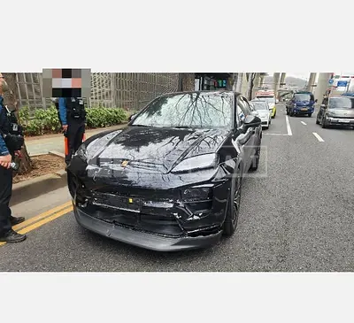 2025 Porsche Macan 4S