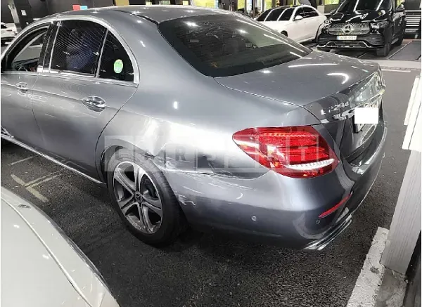 Photo 2 of 19: 2019 Mercedes-Benz E220d — Korean insurance auction