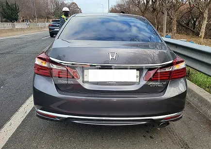 Photo 2 of 10: 2017 Honda Accord 2.4, VIN 1HGCR2680HA515696 — Korean insurance auction