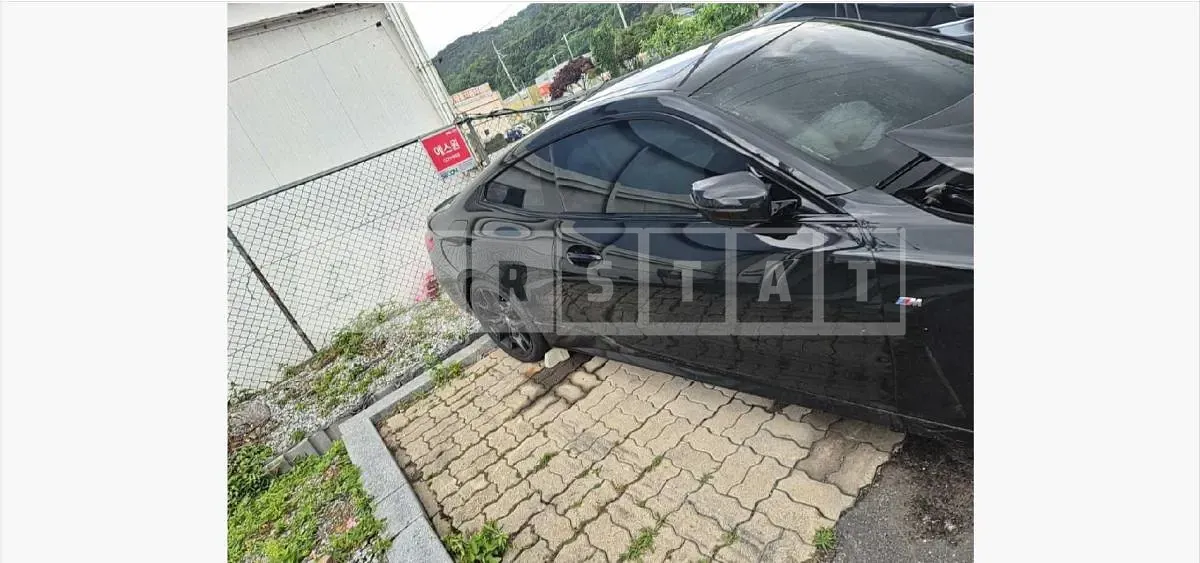 Photo 2 of 57: 2025 BMW 420i Coupe — Korean insurance auction