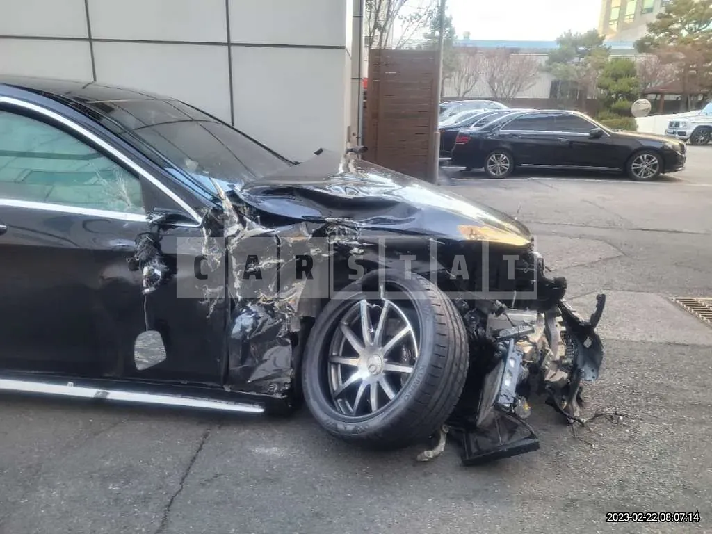 Photo 2 of 11: 2016 Mercedes-Benz AMG S63 4Matic L, VIN WDDUG7JBXGA269381 — Korean insurance auction