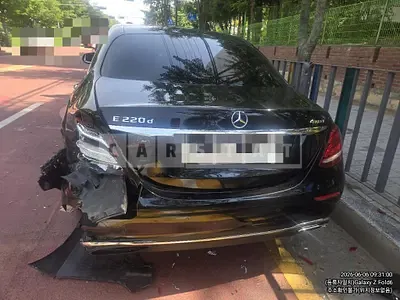 Photo 1 of 56: 2018 Mercedes-Benz E220 d — Korean insurance auction