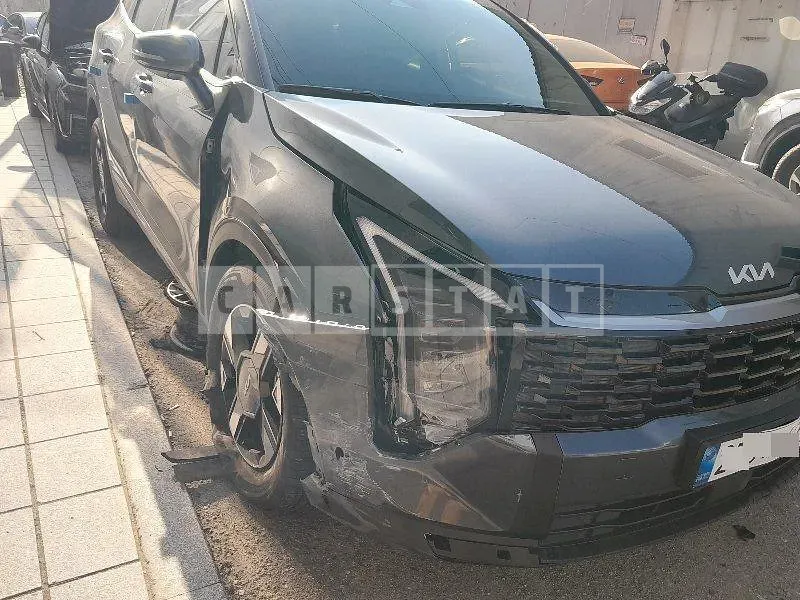 Photo 2 of 37: 2025 Kia Sportage — Korean insurance auction