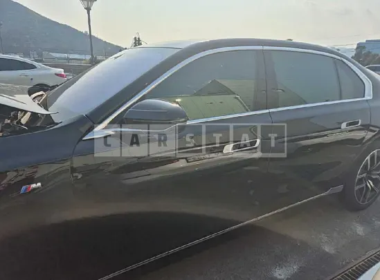 Photo 2 of 28: 2024 BMW 740i xDrive — Korean insurance auction