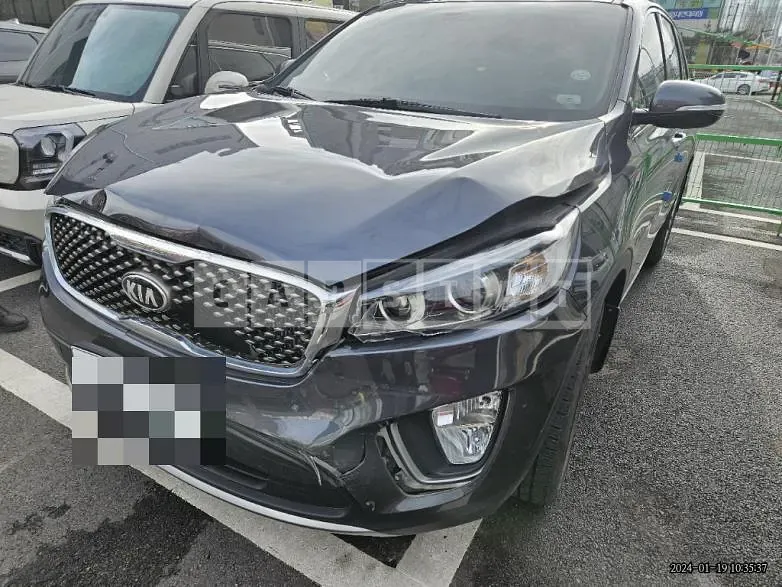 Photo 2 of 5: 2016 Kia Sorento 2.0 — Korean insurance auction