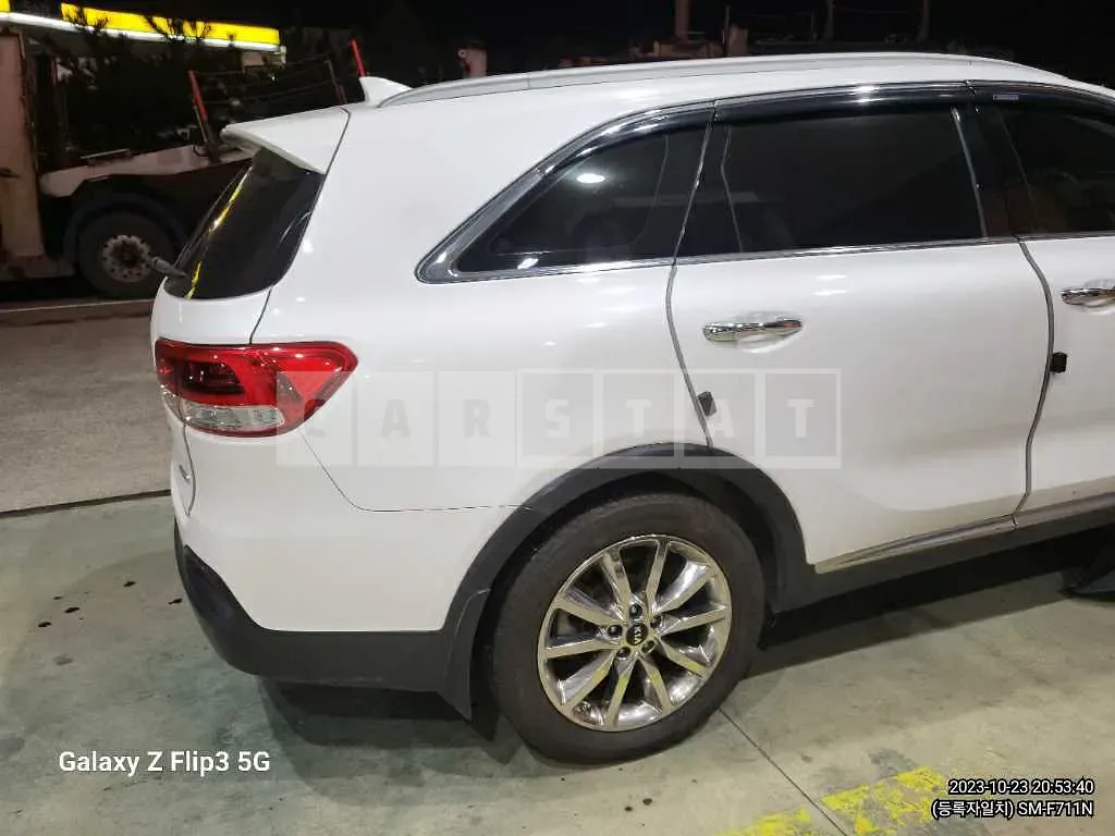 Photo 2 of 7: 2015 Kia Sorento, VIN KNAPH81ABFA055611 — Korean insurance auction