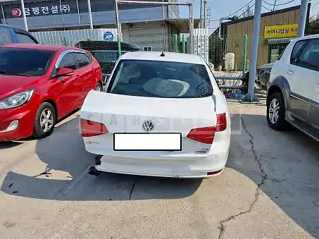 Photo 2 of 10: 2016 Volkswagen Jetta 2.0 TDI BMT Premium, VIN WVWZZZ16ZGM013621 — Korean insurance auction