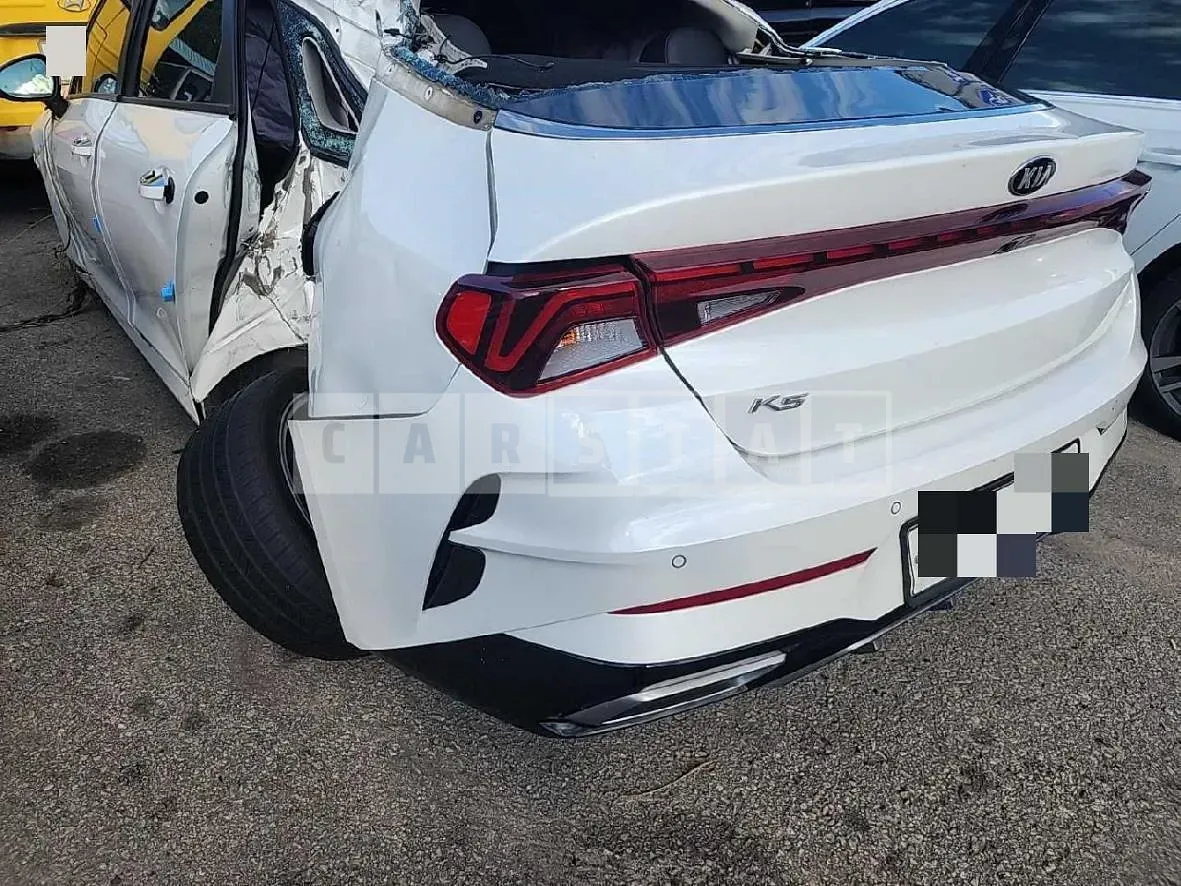 Photo 2 of 10: 2020 Kia K5 2.0 — Korean insurance auction
