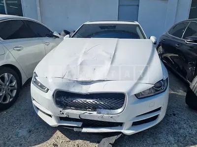 Photo 1 of 12: 2016 Jaguar XE 2.0d — Korean insurance auction
