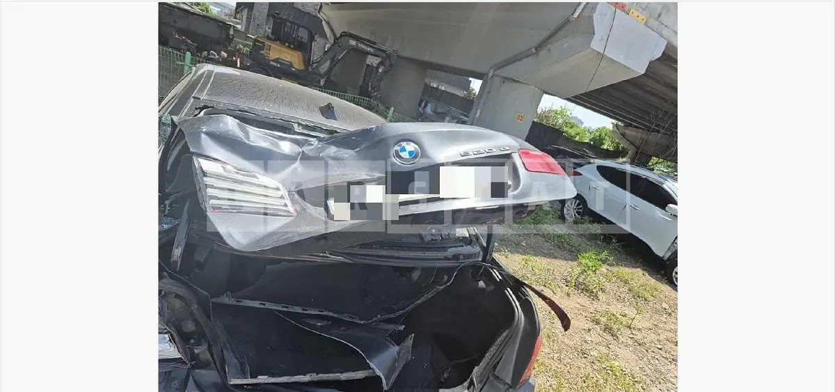 Photo 2 of 17: 2015 BMW 520d — Korean insurance auction