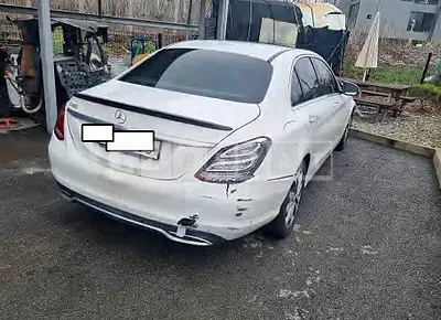 Photo 1 of 39: 2017 Mercedes-Benz C 200 — Korean insurance auction