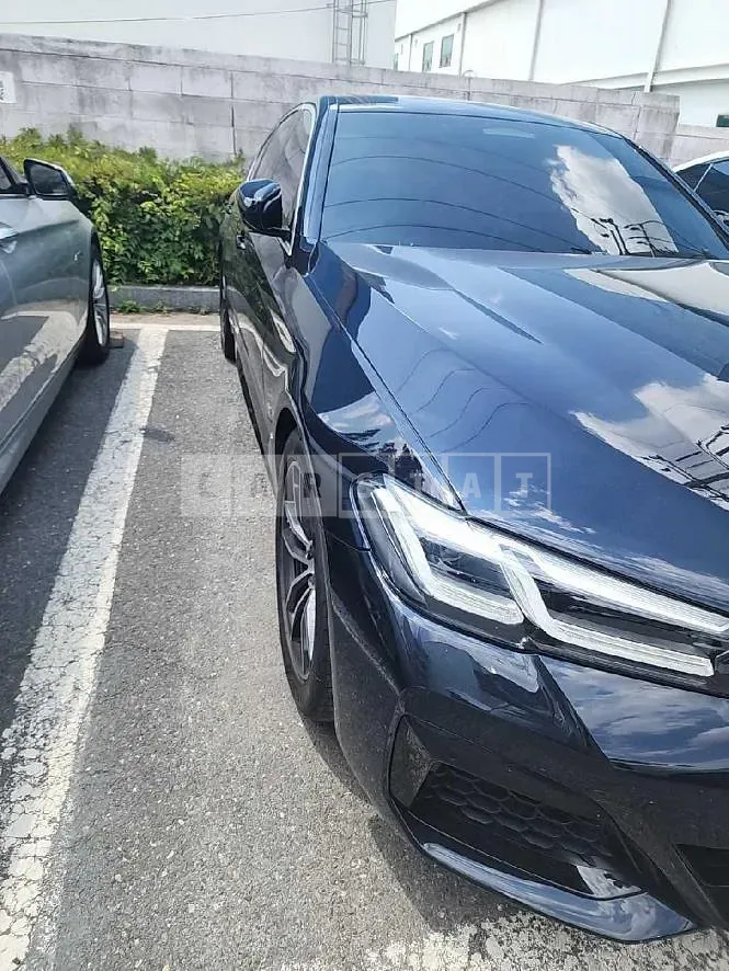Photo 2 of 24: 2022 BMW 520i, VIN WBA11BH02PCL17477 — Korean insurance auction
