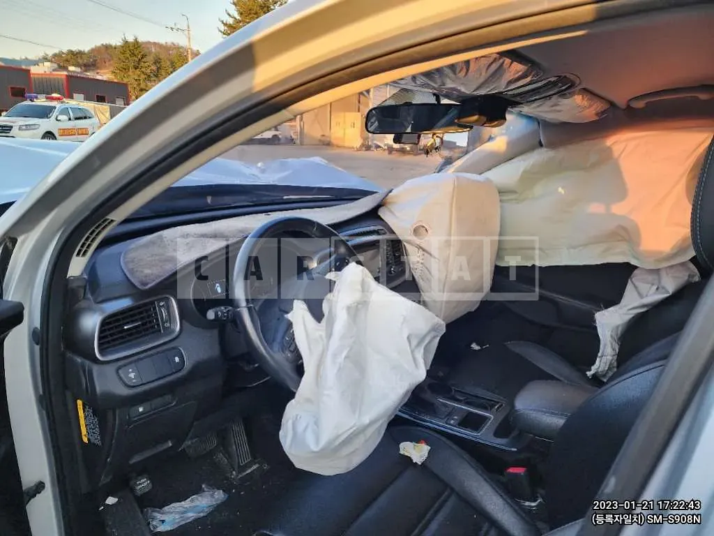 Photo 2 of 7: 2015 Kia Sorento, VIN KNAPG81ABFA095134 — Korean insurance auction