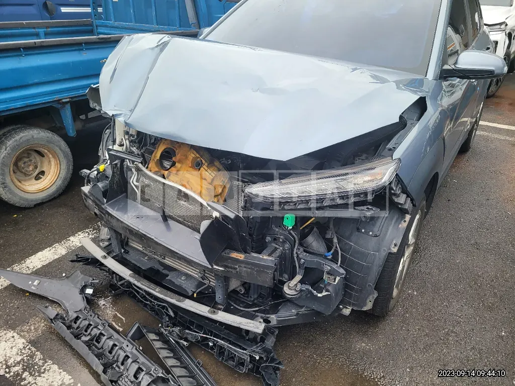Photo 2 of 50: 2018 Hyundai Kona, VIN KMHK3816GJU004099 — Korean insurance auction