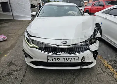Photo 1 of 10: 2019 Kia K5 — Korean insurance auction
