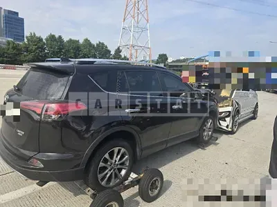 Photo 1 of 7: 2015 Toyota Lave 4 4WD — Korean insurance auction