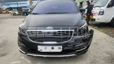 Photo 1 of 12: 2015 Kia Carnivals — Korean insurance auction