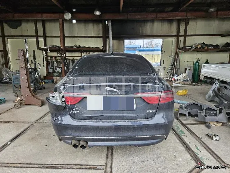 Photo 2 of 19: 2016 Jaguar XF 20d, VIN SAJBB4BN2HCY40831 — Korean insurance auction