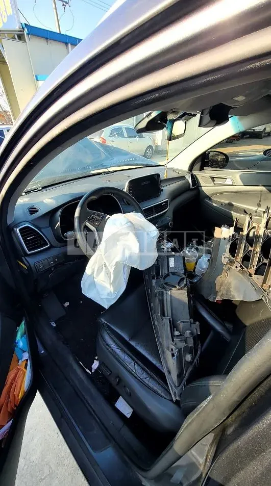 Photo 2 of 6: 2019 Hyundai Tucson TL — Korean insurance auction