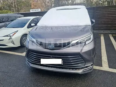 Photo 1 of 4: 2021 Toyota Sienna Hybrid 2WD, VIN 5TDGRKEC5MS024056 — Korean insurance auction