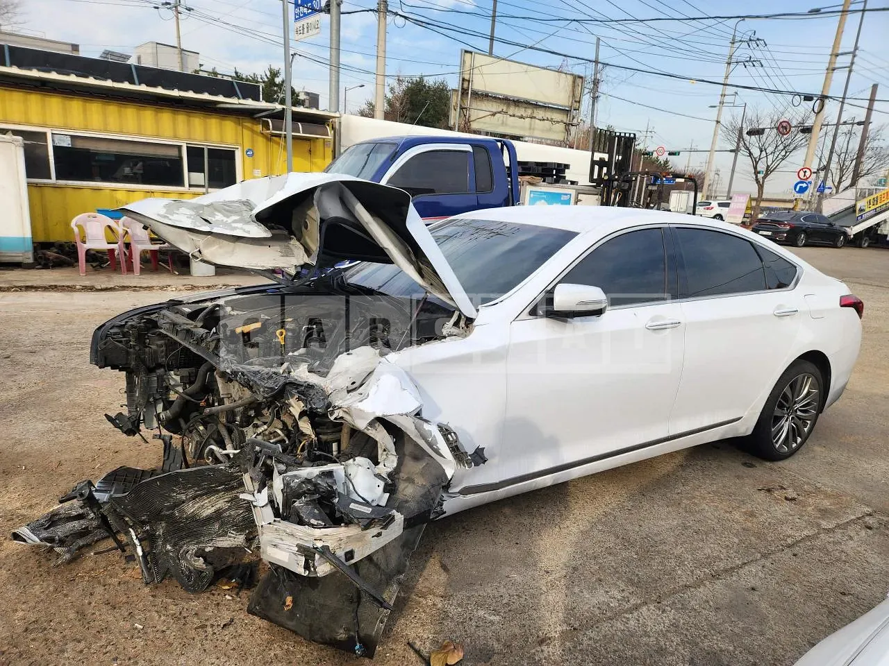 Photo 2 of 14: 2018 Hyundai Genesis G80, VIN KMHGM41DDJU300458 — Korean insurance auction