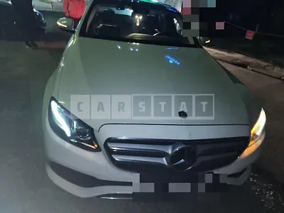 Photo 1 of 9: 2016 Mercedes-Benz E300 4Matic, VIN WDDZF4KB8HA077058 — Korean insurance auction