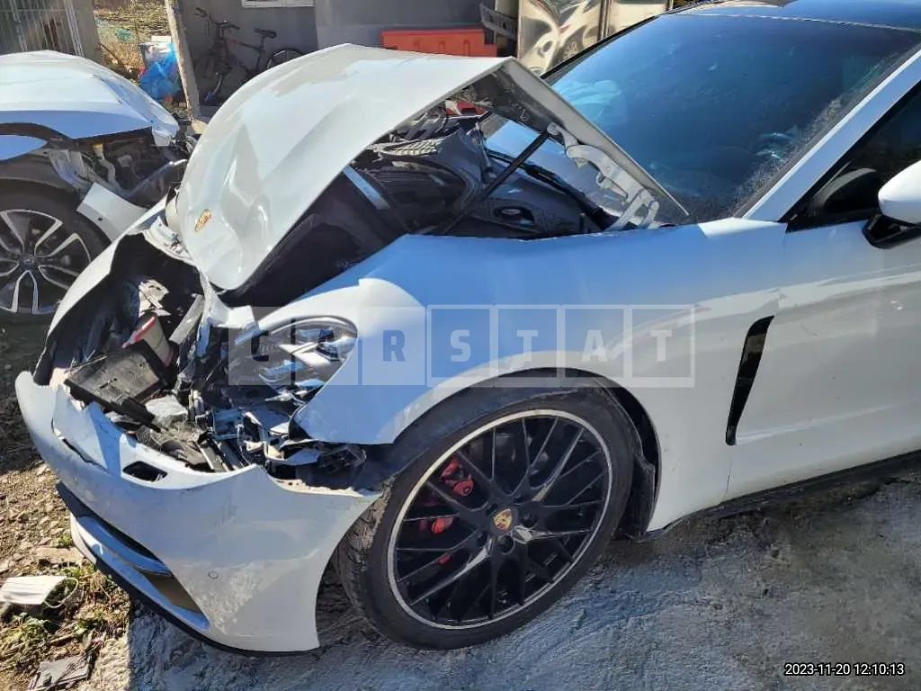 Photo 2 of 39: 2018 Porsche Pacral Panamera CC, VIN WP0AB2979JL136718 — Korean insurance auction