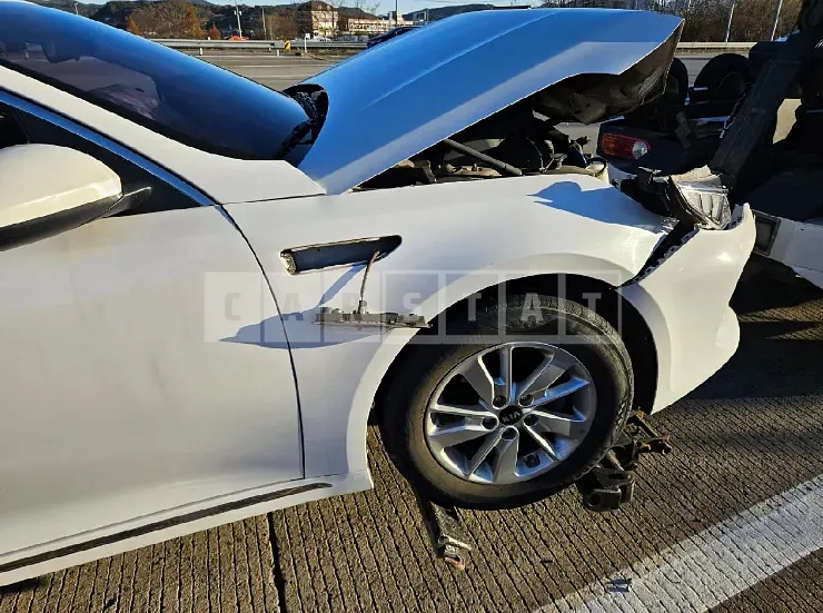 Photo 2 of 5: 2016 Kia K5, VIN KNAGS416BGA050087 — Korean insurance auction