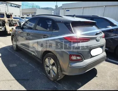 Photo 2 of 12: 2019 Hyundai Kona Electric, VIN KMHK381GFKU008663 — Korean insurance auction