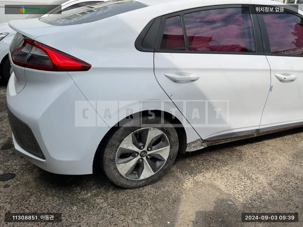 Photo 2 of 12: 2017 Hyundai IONIQ Electric, VIN KMHC851HFJU012826 — Korean insurance auction