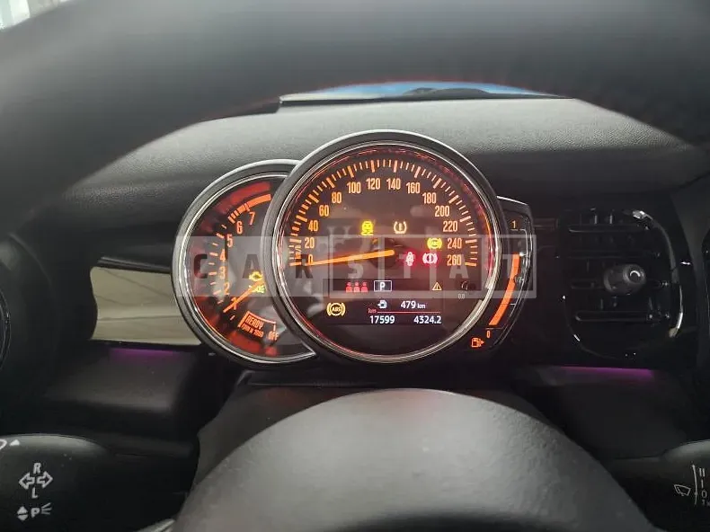 Photo 2 of 43: 2022 MINI Cooper Five-Door — Korean insurance auction